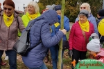 Jedyneczki sadzą drzewa z Uniwersytetem Trzeciego Wieku